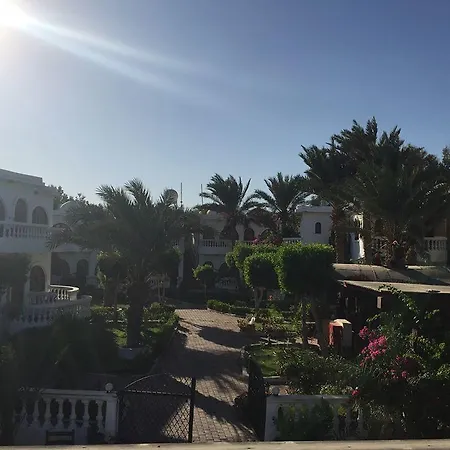 Christina Beach Palace Hotel