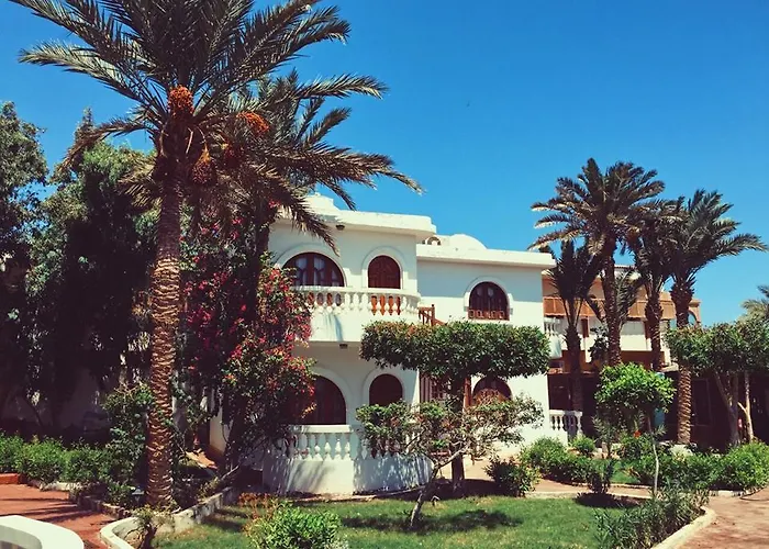 Christina Beach Palace Hotel 3*
