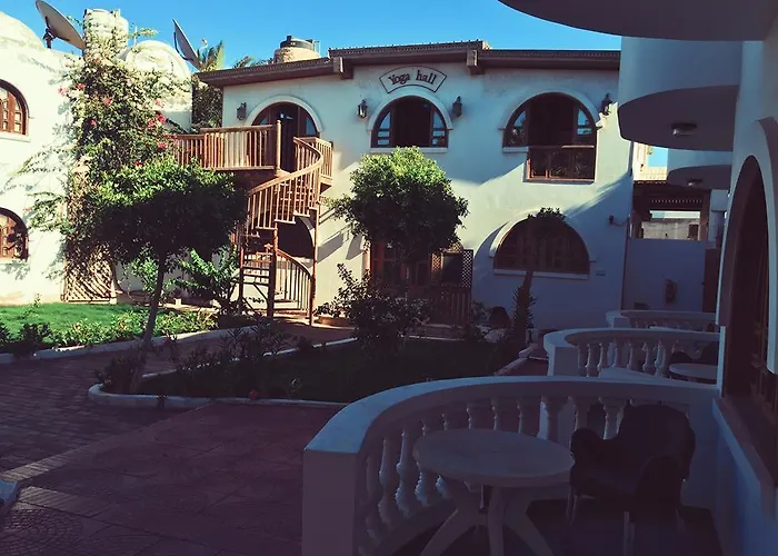 Christina Beach Palace Hotel 3*