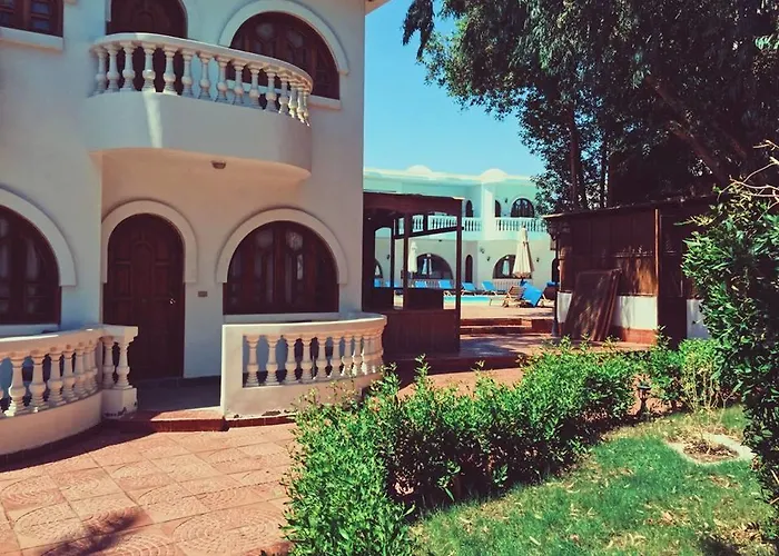 Hotel Christina Beach Palace
